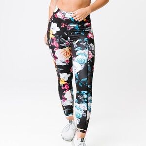 Zyia Dark Floral Mesh Hi-Rise 7/8 24”